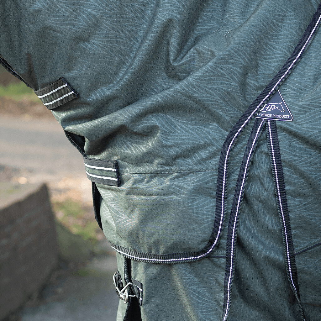 Meilleurs prix pour Couverture turnout QHP Collection 150g avec couvre-cou am...