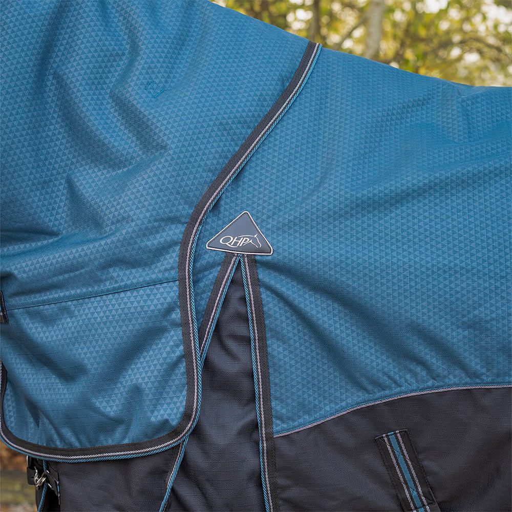 Comparer les prix de Couverture turnout QHP 1200D Collection 150gr avec cou am...