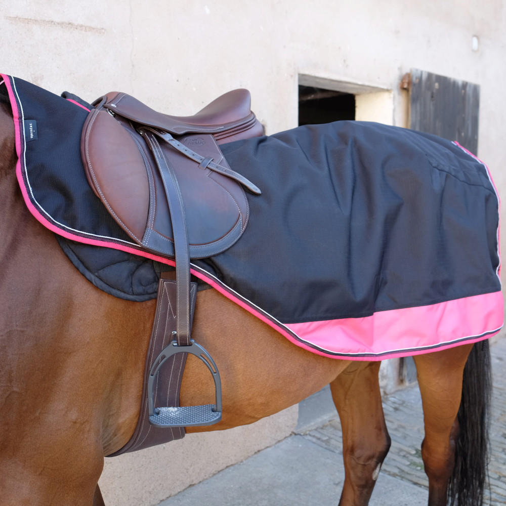Meilleurs prix pour Equithème TYREX 1200D Couvre-reins - Noir/Framboise